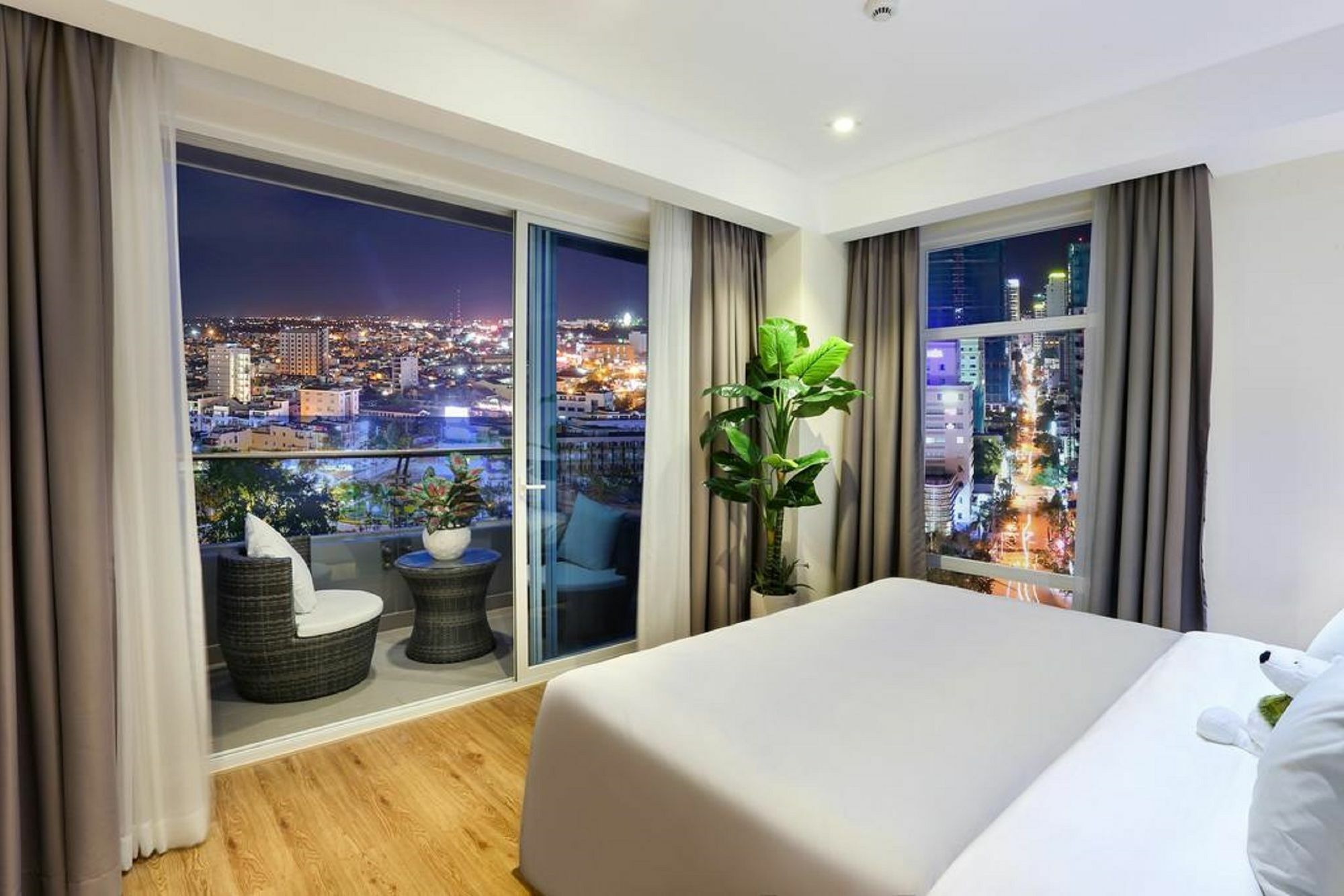 Atlantica Balcony Ocean View Serviced Apartment Nha Trang Exterior photo